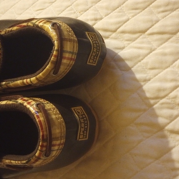 Shoes - Picture 2 of 3